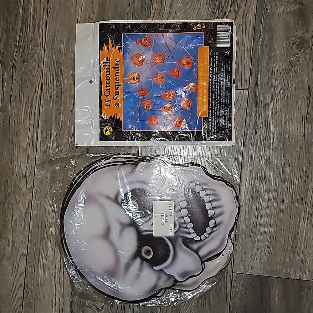 Halloween paper decor 8 skulls & 15 hanging pumpkins 🎃 1998